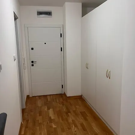 Keti アパート Čačak